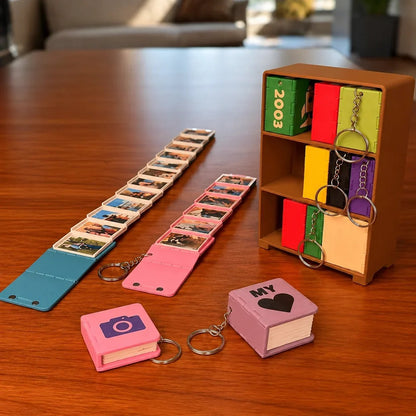 📖 Personalized Mini Photo Album Keychain – Custom Fold-Out Picture Book, Keepsake Gift for Couples, Family & Loved Ones